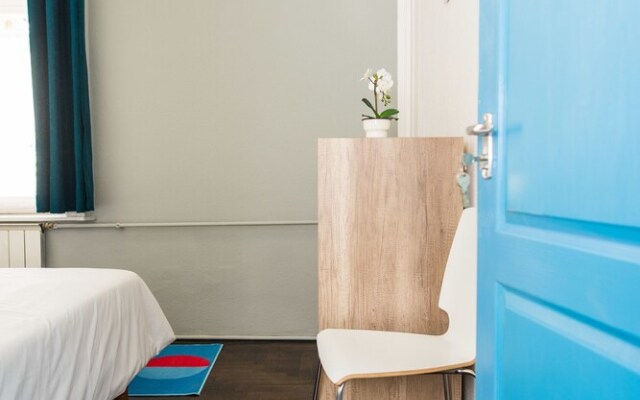 2B Hostel & Rooms