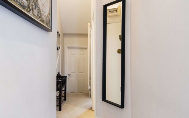 The Eardley Crescent Apartment - BAJ