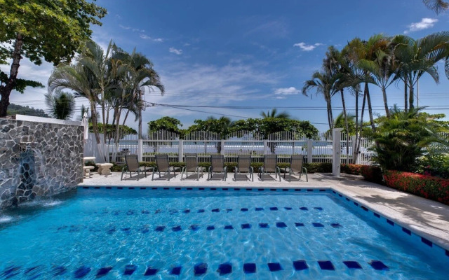 Charming Garden View Apt in Exclusive Community