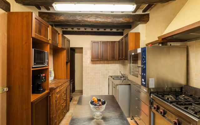 Gorgeous Apartment With Pool Near Sibillini Mountains