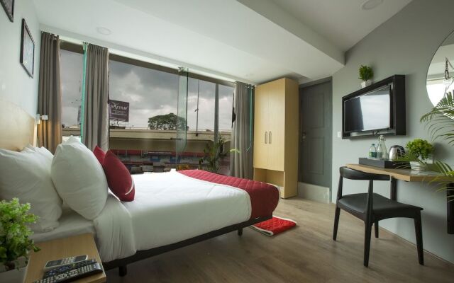 Uptown Hotel