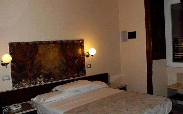 Hotel Elide