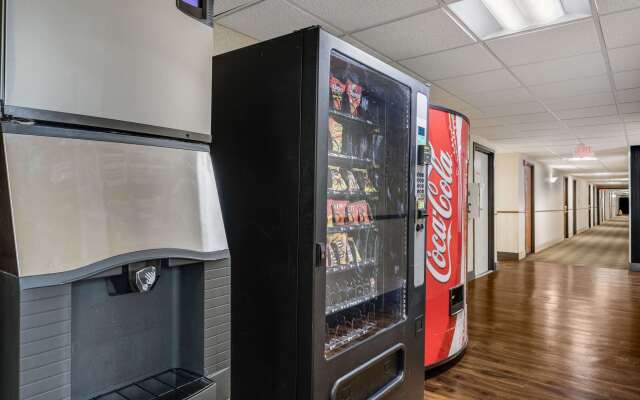 Econo Lodge Milwaukee Airport