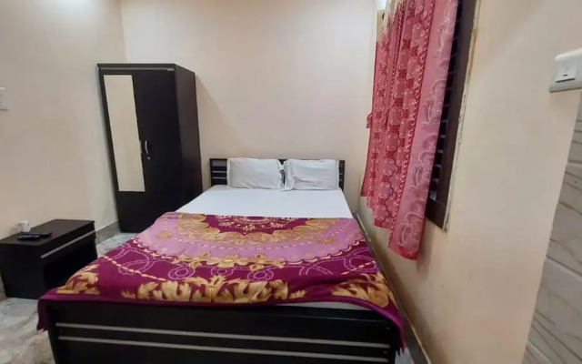 Goroomgo M S M Residency Puri
