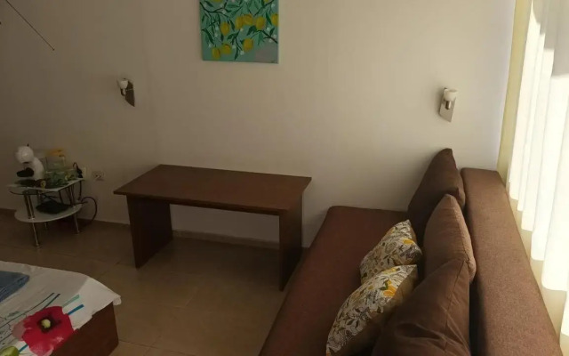 Anelia178