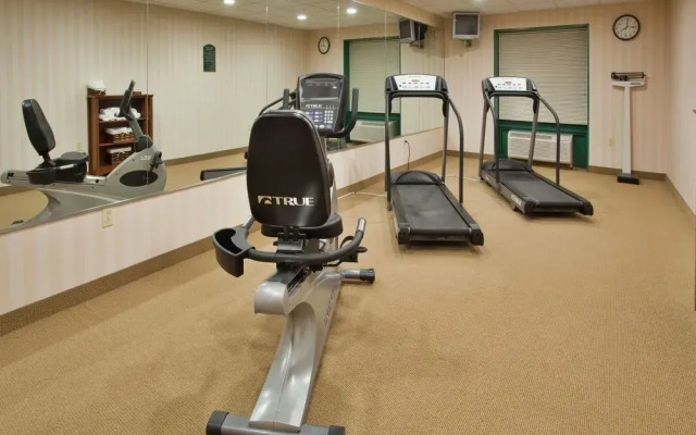 Holiday Inn Exp Suites Hazleton I-80