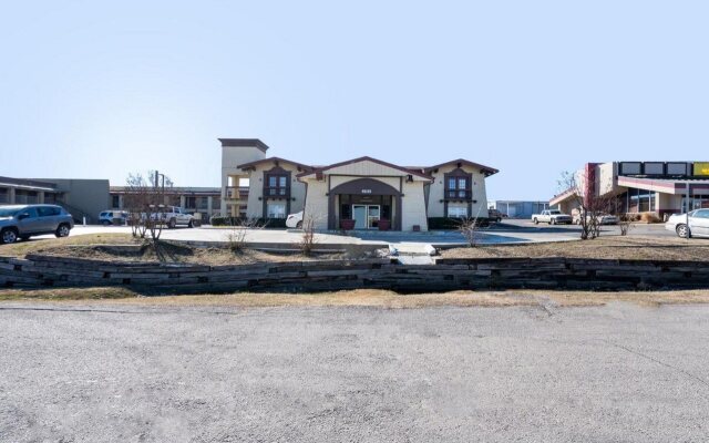 OYO Hotel Tulsa N Sheridan Rd & Airport