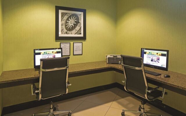 La Quinta Inn & Suites by Wyndham Salisbury