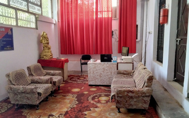 Spot On 93693 Hotel Gracious Inn