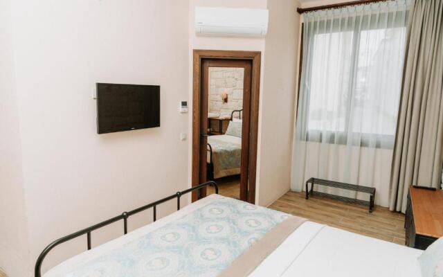 Nill's Stone House Otel