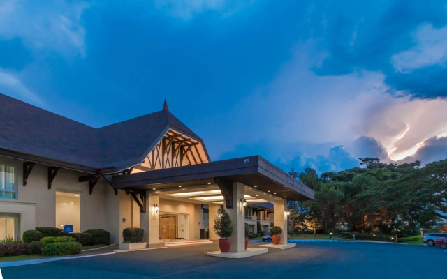 Taal Vista Hotel