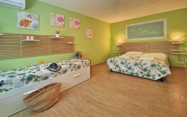 Sea view and ground floor Apartments le Dune