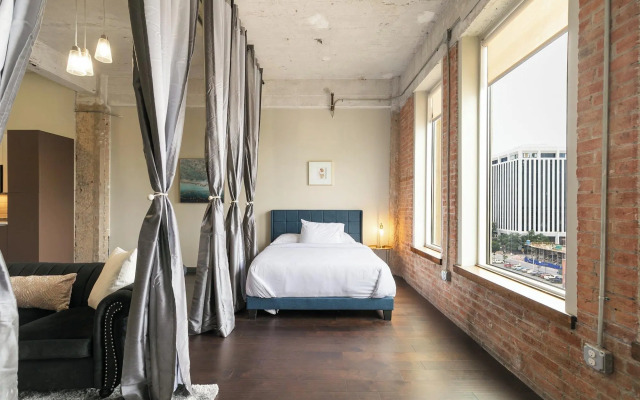 Luxury Downtown Dallas Stay by Amyfinehouse