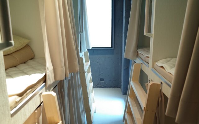 Yotsuya Bnbplus Capsule Hotel Mix dormitory