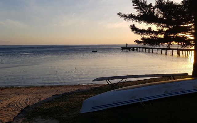 Linareva Moorea Beach Resort