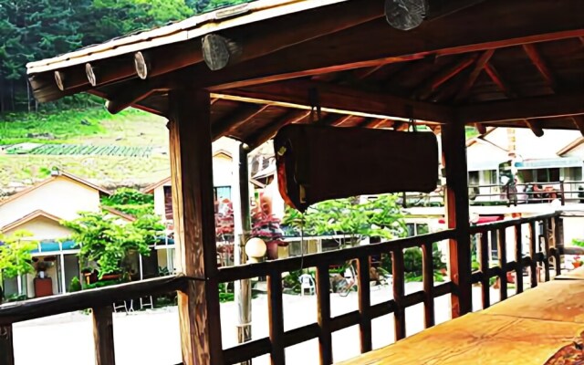 Gapyeong Mountain Or Sea Pension