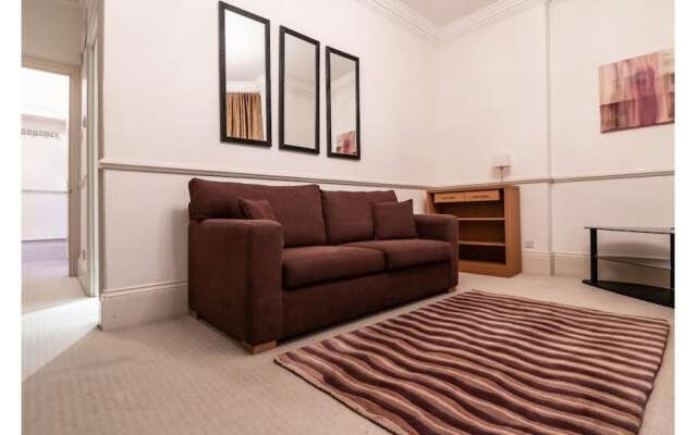 1 Bedroom in Kew Gardens - Clarendon Garden