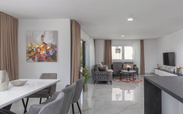 Pool Apartment Sunset With Sea View