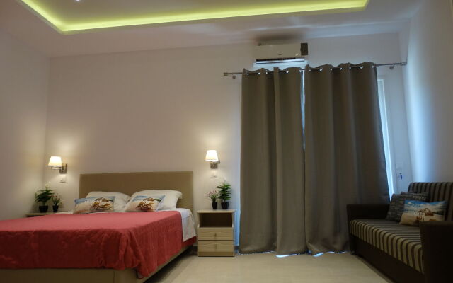 Makis Louvlis Apartments & Studios