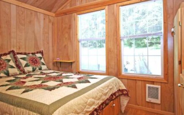Robin Hill Camping Resort Premium Cottage 10