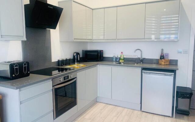 Sandleigh Apartment
