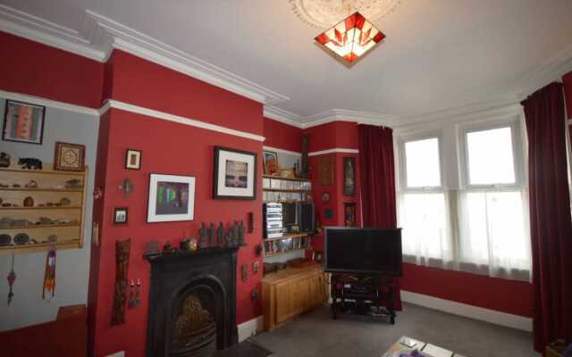 Eclectic Home In Trendy Bristol Suburb