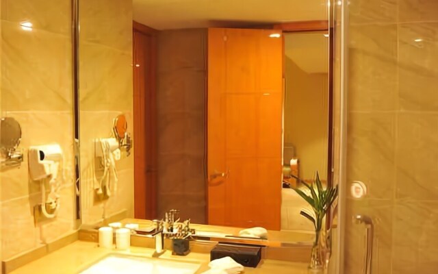 Huangcheng Crystal Hotel