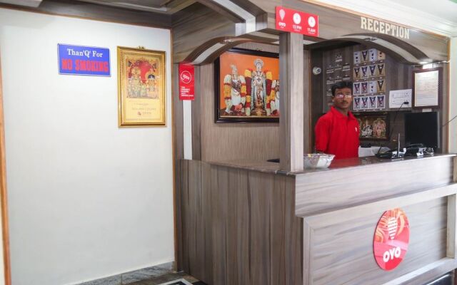 OYO 8828 Holidays Dollars Grand