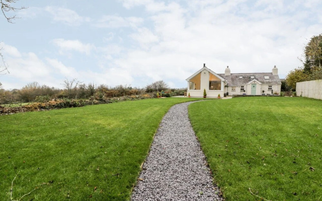 Tŷ'n Lôn Bach