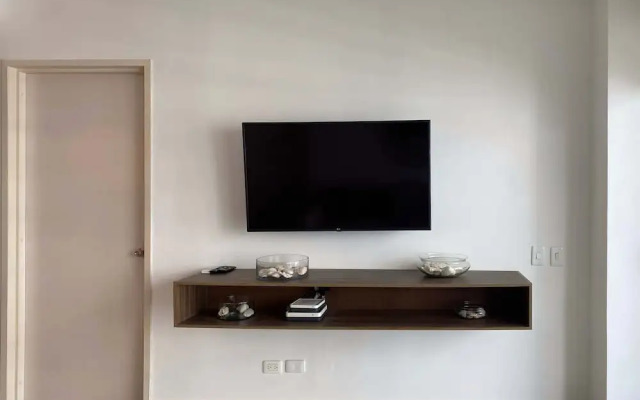 w Impeccable 2BR w Charming Balcony in CTG