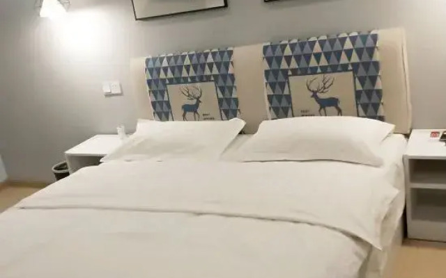 Xinyang Dongpeng Hotel
