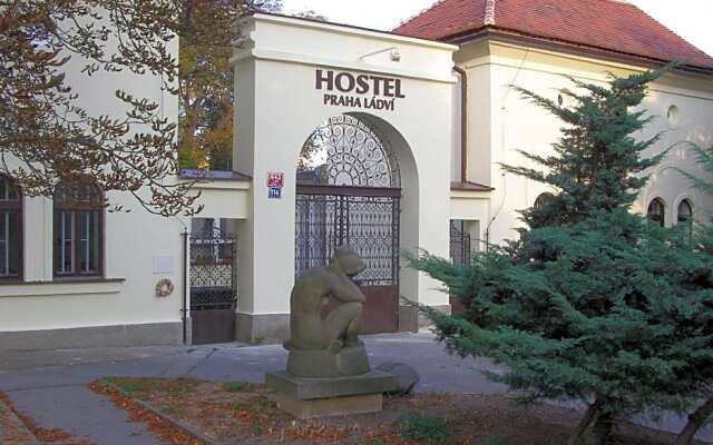 Hostel Praha Ldv