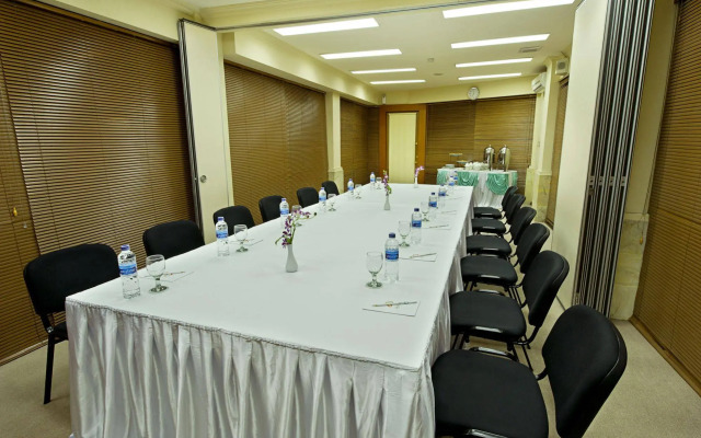 Puri KIIC Golf View Hotel