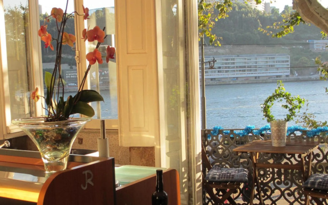 Porto Douro River Guest House