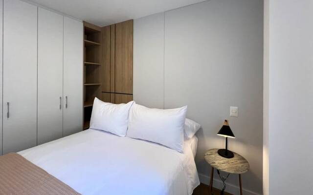 w Phenomenal 2BR With Balcony in San Isidro