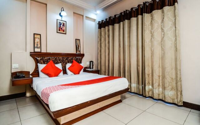 OYO 18484 Hotel Ratnawali