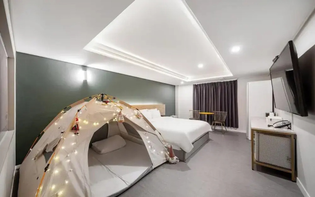 Brighten Hotel