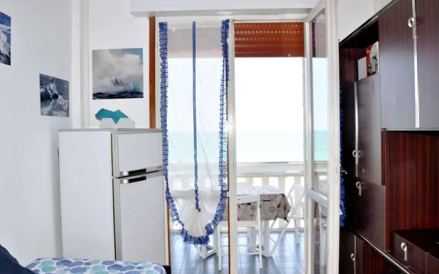 Cozy Apartment by the sea