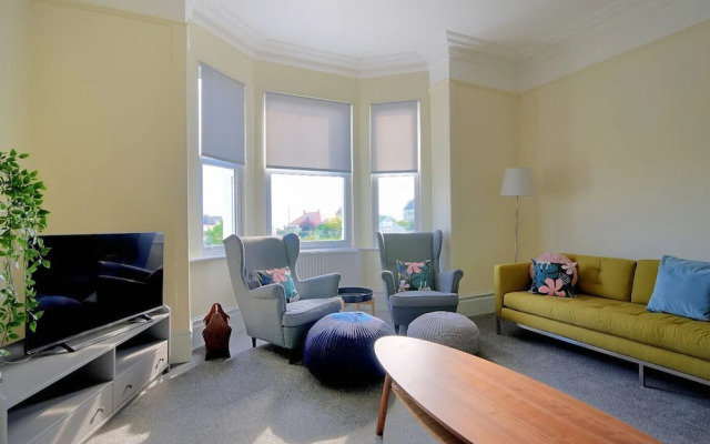 7 Seafield Road