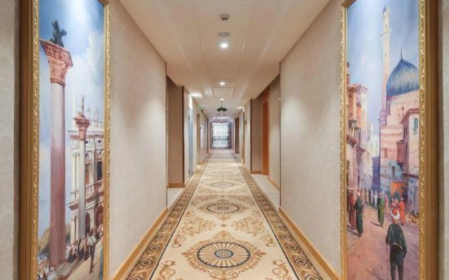 Vienna Hotel (Zhenjiang Railway Station, Xijin Ferry)