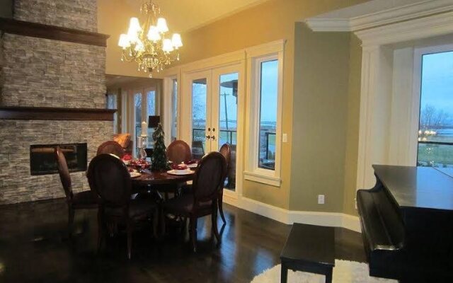 Riverside Garden Bed and Breakfast