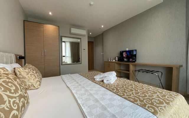 Inn Port Hotel