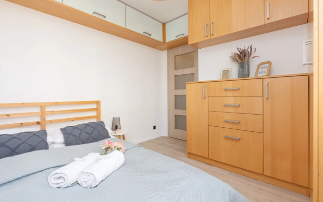 Warsaw Stawki Cosy Apartment by Renters