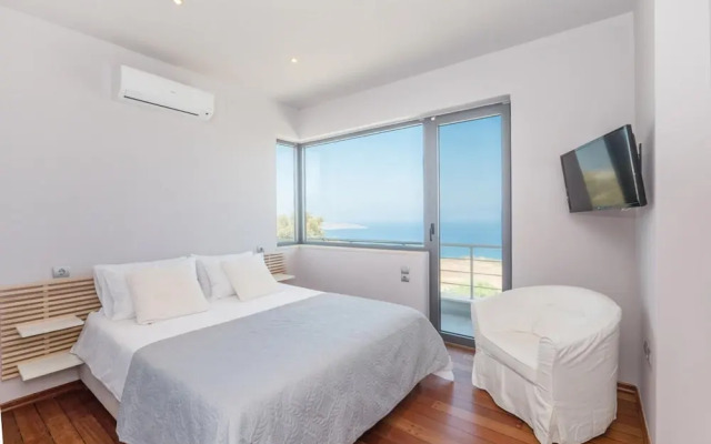 Villa Isidora - Stunning Stylish 3-bedroom Villa