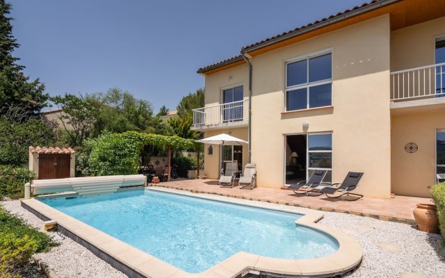 Spacious Villa With Private Swimming Pool And Fully Enclosed Garden