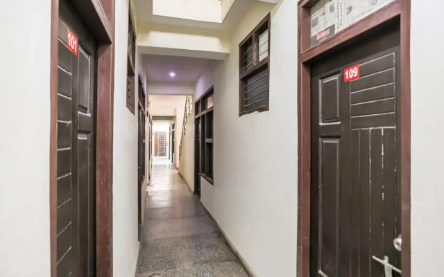Oyo 84164 Nayra Residency(Grg2381)