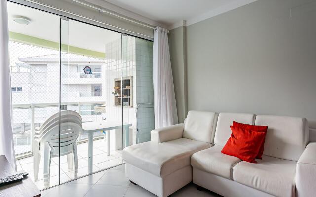 Apto com churrasqueira a 450m do mar RIC205