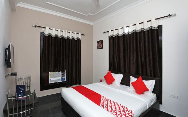 OYO 14988 Regal Stays