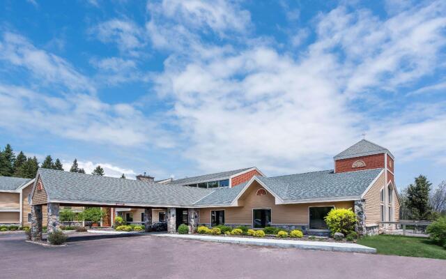 AmericInn by Wyndham Tofte Near Lake Superior