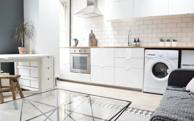 3 Bedroom Apartment in Brixton
